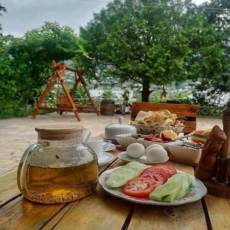 Elegaya Guest House Иджеван Екстериор снимка