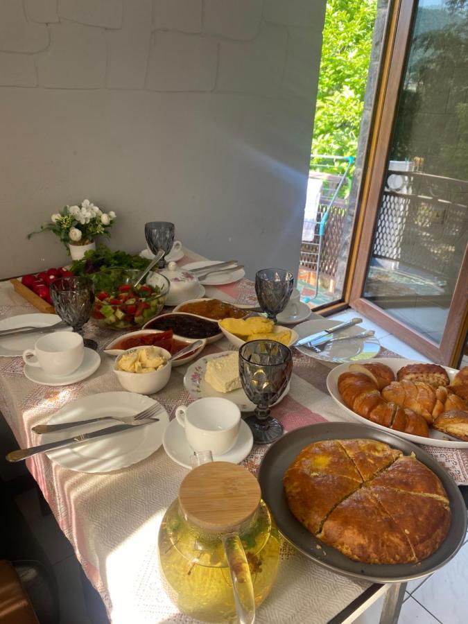 Elegaya Guest House Иджеван Екстериор снимка